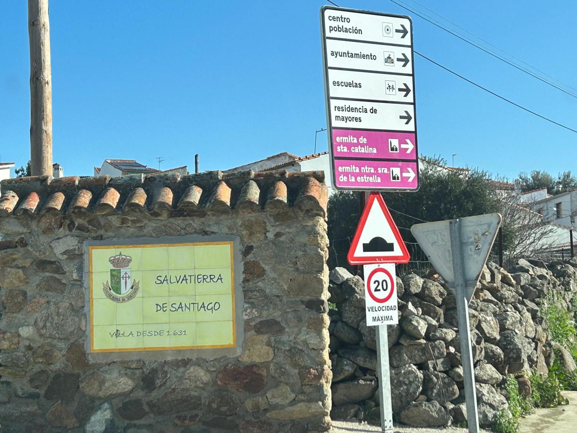 Casa Rural La Manzanilla Salvatierra de Santiago ภายนอก รูปภาพ
